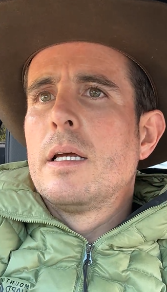 Imagen de Y Carlos Tafolla di:do independiente de Uruapan crea aplicación llamada alerta ciudadana para la seguridad del pueblo!!. El usuario solo presiona un botón si se siente en peligro y la aplicación genera una alerta de un kilometro a la redonda enviando una notificación a todos los celulares en el perímetro y a las autoridades. Tambien la aplicación tendrá la opción de la denuncia ciudadana anónima. 